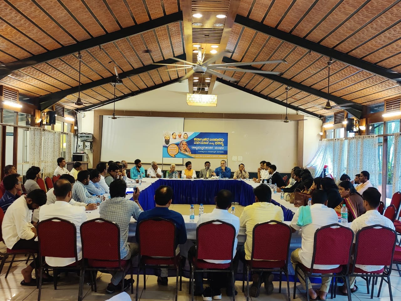 e4c971b2-ed50-40b2-bbb0-16ca48baf0d3